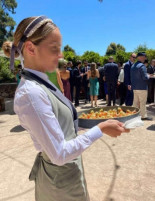 18 empleadas suspendidas de empleo y sueldo por negarse a llevar cofia