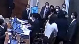 Un diputado opositor le pega un puñetazo al vicepresidente del Congreso de Chile en plena sesión
