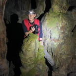 Hallan cientos de inscripciones de soldados del ejército de Napoleón en una cueva de Cabrera a 50 metros de profundidad