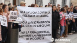 Manifestación y entrega de 500 firmas en el juzgado contra la "injusticia" que sufre un vecino de Jauja por las decenas de presuntas "denuncias falsas" formuladas por su expareja