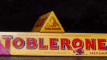 Toblerone, obligado a cambiar su icónico logo del pico Matterhorn porque ya no está 'hecho en Suiza'