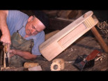 CARRACA de madera artesanal para ahuyentar a los "demonios". INSTRUMENTO tradicional hecho a mano [Eugenio Monesma - Documentales]