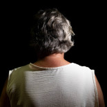 La desesperación de Dolores, la madre a la que su hijo le tiró el perro por la ventana: «Me puso el ojo morado con 11 años»