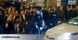 La Policía acusa al agitador ultra Vito Quiles de arengar para romper el cordón de seguridad y empujar a un agente