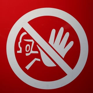 Prohibir los móviles en las aulas MEJORA (no solo) el aprendizaje del alumnado