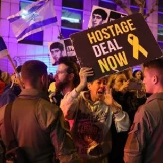 Miles de manifestantes israelíes piden dimisión de Netanyahu