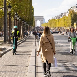 Plazas y calles en venta: (no) vivir en una sociedad de mercado