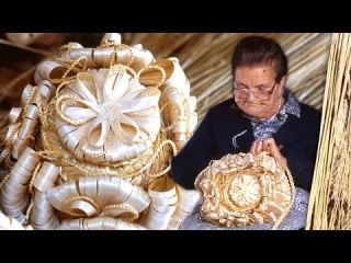 Elegantes gorras para la mujer del campo hechas con centeno. Protección del sol en sus labores