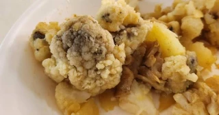 La empresa que envió comida podrida a residencias es la favorita para renovar un contrato por un error del Gobierno de Ayuso