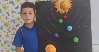 Las fuerzas israelíes disparan y matan a un niño palestino de 10 años en el coche de su padre (en)