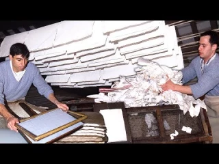 Papel artesanal con trapos y telas viejas, técnicas rudimentarias sin electricidad ya desaparecidas