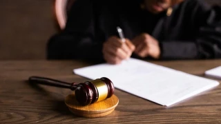 Un abuelo divide la herencia que deja a sus nietos en función de quien le ha visitado más veces