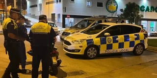 Llega en moto borracho a hacerse cargo del coche de una conocida que había sido multada por conducir ebria