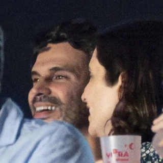 En dos años y con cero empleados, el novio de Ayuso facturó 3,5 millones de euros