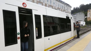 Un ciclista hace el recorrido Gijón-Ribadeo en menos tiempo que el tren: 150 kilómetros en 4,38 horas