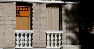 Nuevo ‘castigo’ al inquilino: el alquiler bate récords y un piso de 80 m² en Madrid o Barcelona ya ronda los 1.600 euros de media