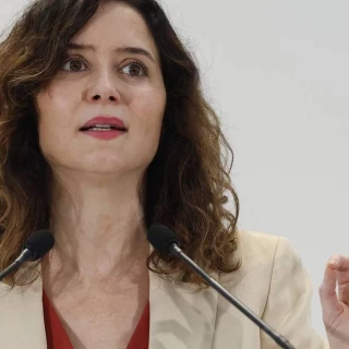 Ayuso justifica las amenazas de Miguel Ángel Rodríguez: "A ver si ahora no nos podemos enfadar con gente de confianza porque se filtra"