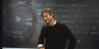 La historia de la película de Hollywood que tenía un argumento “científico” tan ridículo que el gobierno intervino para que no volviera a pasar