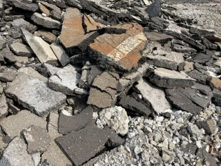 Las ciudades que están levantando el pavimento de las calles para que vuelvan a crecer las plantas y la tierra respire