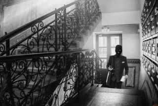 Ayuso reconoce que la persona encapuchada que intentaba entrar en su casa era su novio volviendo del trabajo