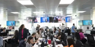 Editorial ABC: El poder acosa a la prensa