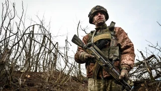 El «tren del zar», la extraña defensa rusa formada por 2.100 vagones en el frente de Donetsk