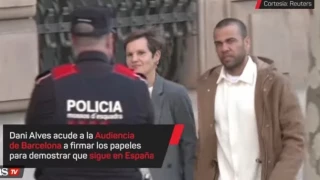 Una revista brasileña pagó la fianza de Dani Alves a cambio de un reportaje