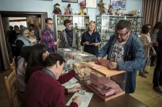 El Supremo confirma la pena a un funcionario, ingeniero informático, que difundió en WhatsApp datos de 8.300 miembros de mesas electorales