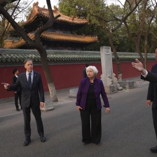 Estados Unidos alerta de los “efectos negativos” de la sobrecapacidad productiva china en industrias limpias