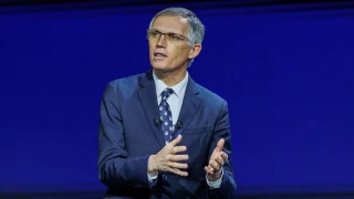 Stellantis advierte del cierre de plantas si Italia acoge una factoría de coches eléctricos chinos