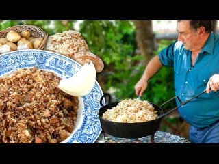 Migas de Pastor en una sartén forjada hace 150 años. Receta de este guiso pastoril en el monte [11:34]