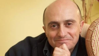 Pepe Viyuela abandona la obra 'Jardiel enamorado' tras la denuncia contra Ramón Paso