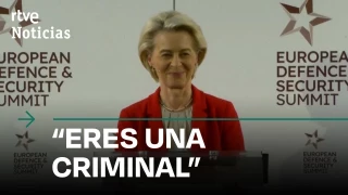 Interrumpen a Von der Leyen en un acto y la acusan de tener "sangre de niños palestinos" en sus manos