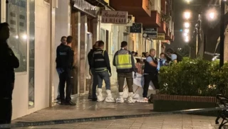 Mata a su casero y apuñala a su novia, que lo delata por el crimen del palo de golf