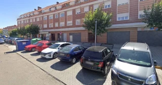 Un alcalde aparca en un carga y descarga y cuando le multan reacciona airadamente: "¿Qué pasa, me vais a joder a mí?"