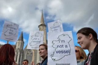 Dile a las chicas que lo siento: mártires y santas del aborto en Irlanda