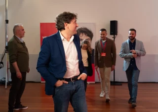 “Oh vaya… habrá que pactar con un partido de derechas…”, dice el PSOE intentando disimular su alegría tras el resultado del PNV en las elecciones vascas