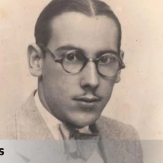 Cómo el hallazgo del archivo del jefe de la Falange en un vertedero de un pueblo de Sevilla acabó convertido en una novela