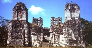 Río Bec, la enigmática y sostenible sociedad maya, sin reyes ni jerarquías y un moderno sistema de presas