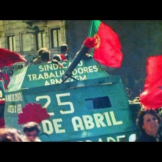 GRÂNDOLA VILA MORENA .- Lucía Sócam (50 aniversario REVOLUCIÓN de  los CLAVELES)