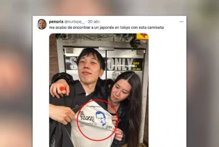 Una española se encuentra en Tokio a un japonés con una camiseta de Rajoy: "Estoy chillando de la risa"