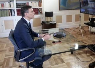 Begoña Gómez declara que su esposo parece «profundamente enamorado de su consola», de la que no se despega desde que canceló su agenda