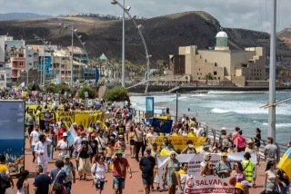 Canarias abre el debate: cómo el turismo puede acabar con la paz en lugares idílicos