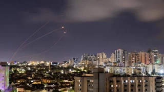 Israel rechaza un alto el fuego y ataca Rafah