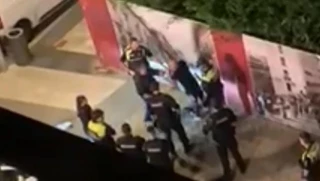 Polémica por el vídeo que capta la agresión de un ertzaina a un hombre en Irún