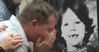 Sandy Hook, InfoWars y el caso de difamación más atroz de la historia en nuevo documental