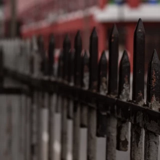 ‘Arquitectura hostil’, el enemigo de los vecinos