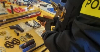 Acoso, robos, palizas y racismo: así operaba una banda de 'desokupaciones' desmantelada por los Mossos