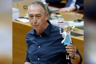 Baldoví evidencia la ignorancia de un concejal de Vox que no se sabe ni el nombre de la película que censura