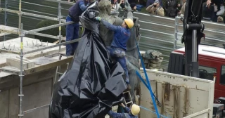 Franco sigue siendo Alcalde Honorario de Santander y conserva todas las distinciones: medalla, llaves y placa